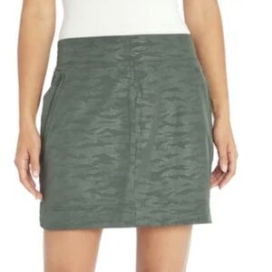 Orvis L. Embossed Camo Skort